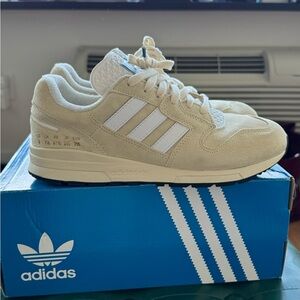 Real suede Adidas Beige Sneakers, size us 8, uk 7,5, men